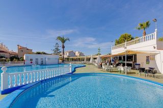 Casa adosada en venta en La Siesta - El Salado - Torreta en Torrevieja