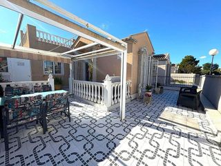 Casa adosada en venta en La Siesta - El Salado - Torreta en Torrevieja