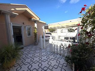 Casa adosada en venta en La Siesta - El Salado - Torreta en Torrevieja