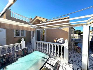 Casa adosada en venta en La Siesta - El Salado - Torreta en Torrevieja
