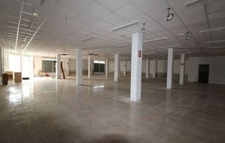 Local comercial en venta en Catral