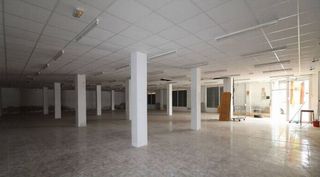 Local comercial en venta en Catral