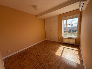 Piso en alquiler en Canillas en Madrid