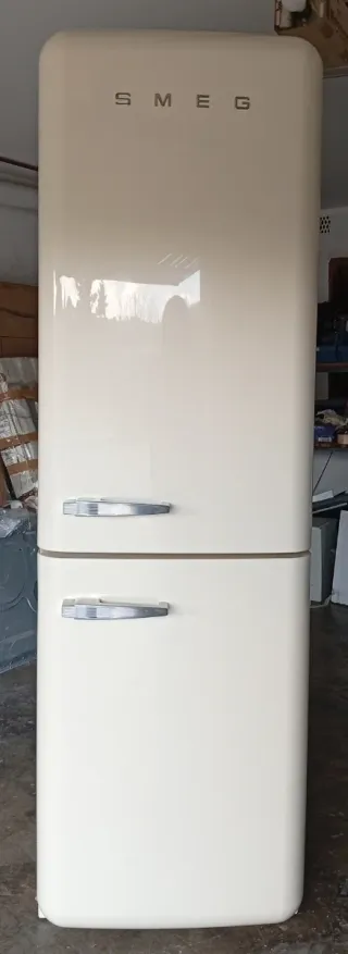 Nevera Smeg Combi Crema modelo FAB32LCR6