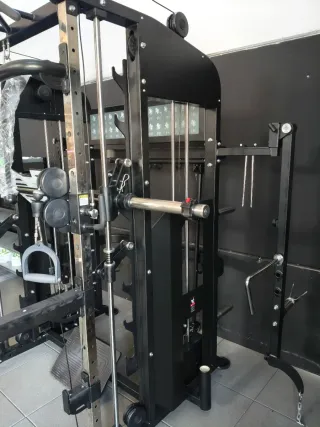 Máquina de gimnasio multifunción