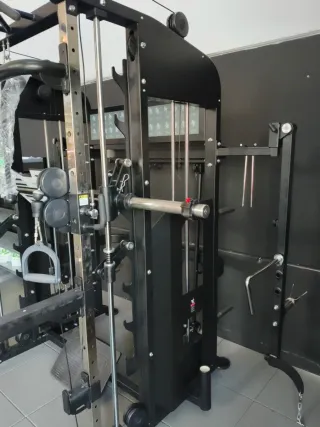 Máquina de gimnasio multifunción