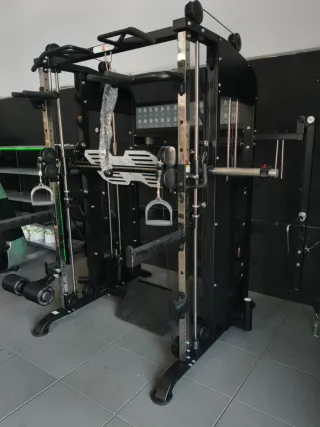 Máquina de gimnasio multifunción