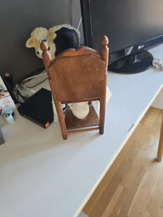 Mini lavabo antiguo de madera