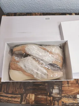 Zapatos cuña Farrutx beige y marrón