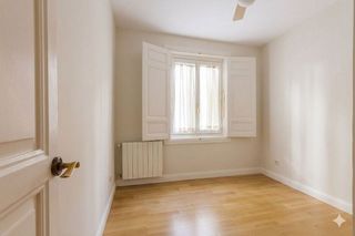 Piso en alquiler en Cortes - Huertas en Madrid