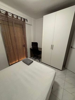 Piso en alquiler en El Juncal - Av. de la Paz en Sevilla