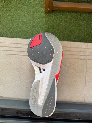 Zapatillas Adidas Running Blancas y Rojas