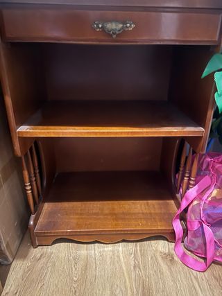 Mesilla de noche de madera