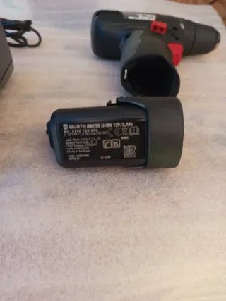 Taladro Wurth 12V con cargador y batería