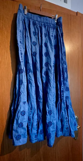 Falda larga bordada azul - ZARA