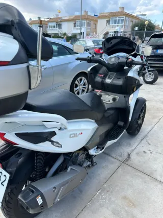 Quadro QV3 350cc Maxi Scooter