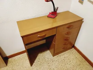 Escritorio madera con 6 cajones