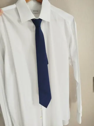Corbata de caballero azul