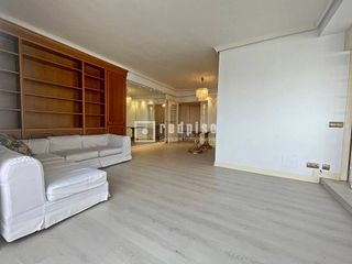 Piso en alquiler en Costillares en Madrid