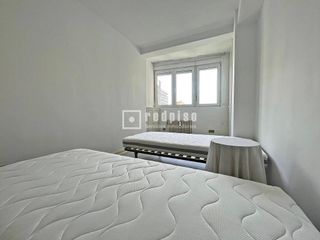 Piso en alquiler en Costillares en Madrid