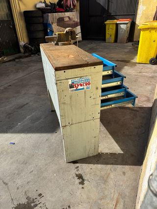 Banco de trabajo con tornillo