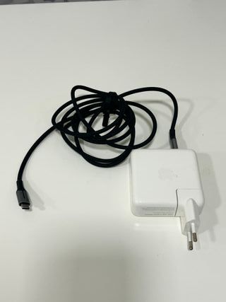 MacBook Pro 13 2017 i5 8GB RAM 1TB SSD