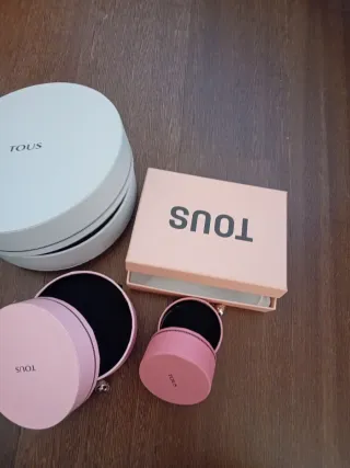 Cajas Tous Rosas y Blancas