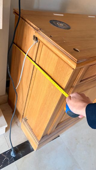 Cómoda de madera maciza para salón. 2 unidades