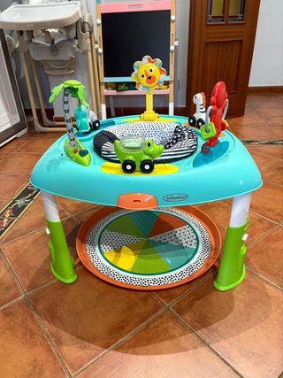 Mesa de juego giratoria para bebé