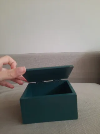 Joyero decorado con gallina