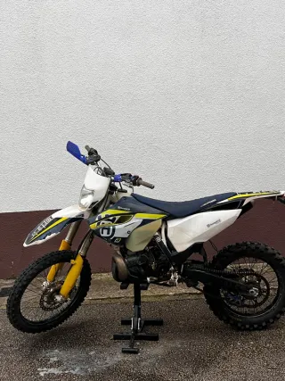 Husqvarna 300cc 2 Tiempos Enduro