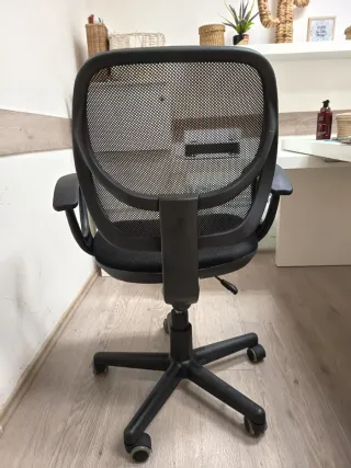 Silla de oficina ergonómica negra