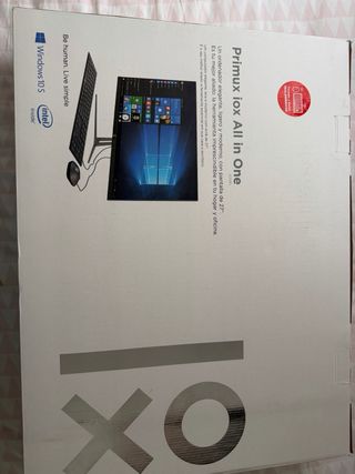 Ordenador incorporado el la pantalla