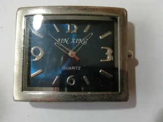 Lote de 5 relojes quartz y varios accesorios