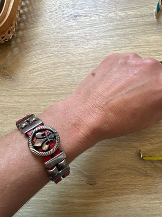 Pulseras diseño rojo y plateado