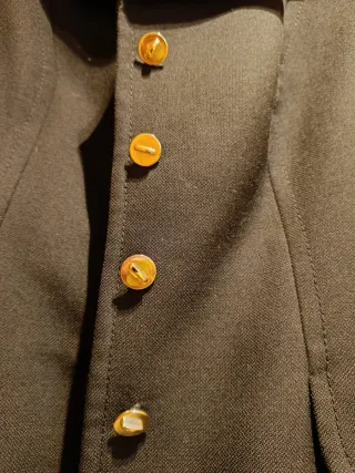 Chaqueta corta de lana negra