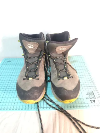Pack botas trekking – SCARPA 42 + Bestard 41