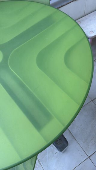 Mesa redonda verde y 4 sillas - Exterior/Interior