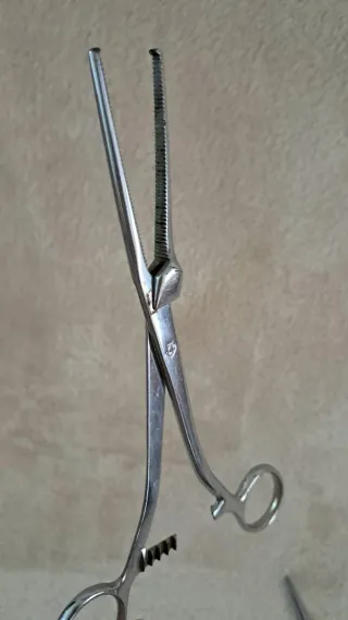 Forbici e pinze mediche antiche