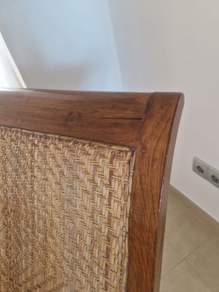 Sillón de madera teka y ratán en perfecto estado