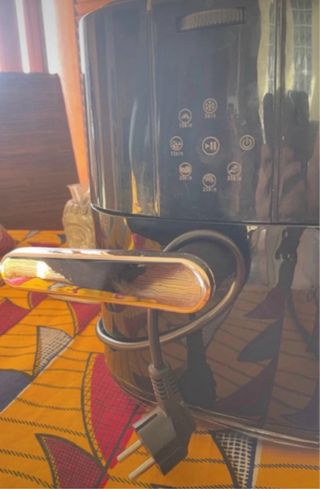 Freidora de aire negra