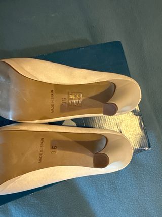 Zapatos de salón Daniela Vega beige