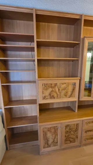 Mueble de salón madera y cristal