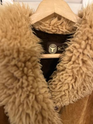 Abrigo ante camel con borreguito