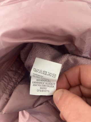 Chaleco acolchado rosa malva con capucha