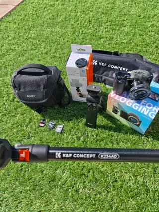 Kit Sony Alpha – Cámara + trípode + accesorios