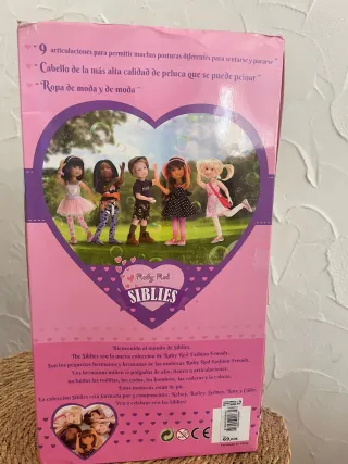Muñeca Ruby Red Siblies Kelsey
