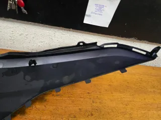 Carenado Izquierdo Suzuki Burgman 125 (06-13)