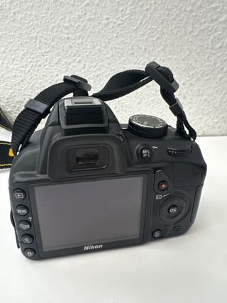 Cámara Digital Réflex Nikon D3100 + Objetivo 18-105