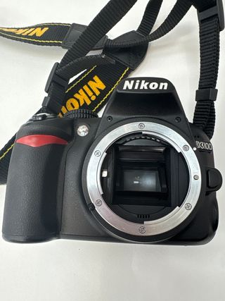 Cámara Digital Réflex Nikon D3100 + Objetivo 18-105